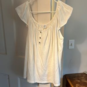 Old navy white shirt
